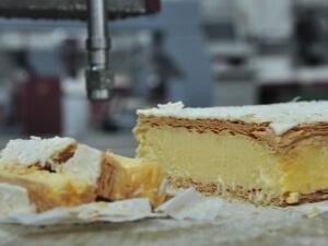 Máy cnc công nghệ cao: máy cắt bằng tia nước - Moretech