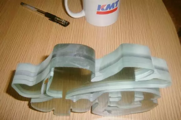 Máy cắt tia nước ứng dụng trong ngành công nghiệp thủy tinh Máy cắt tia nước ứng dụng trong ngành công nghiệp thủy tinh